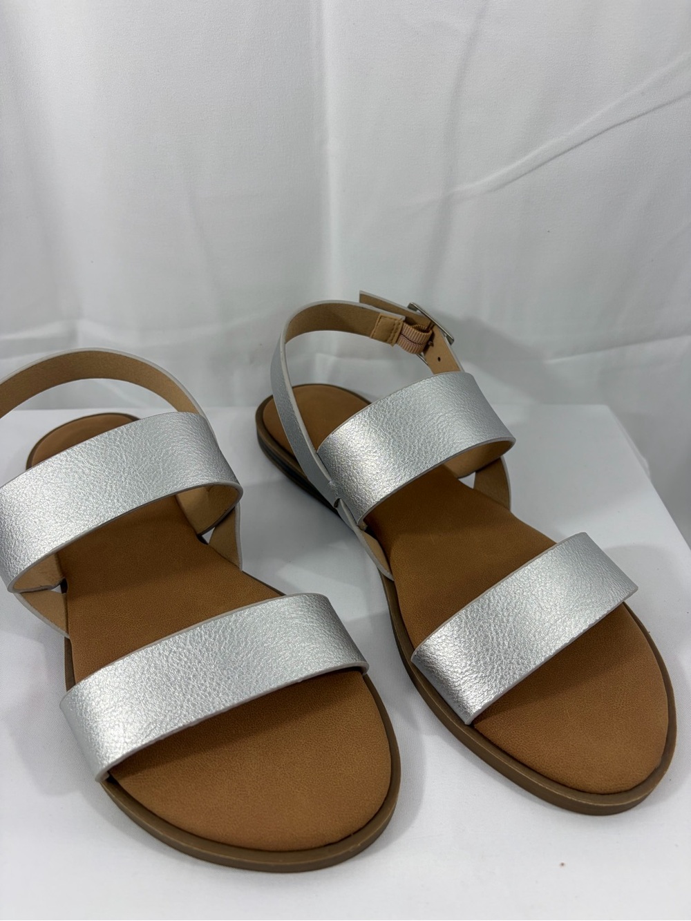 NWT Journee Women’s Size 8.5 Silver Double-Strap Women's Sandals